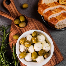 Labneh Mdabale with Olives 200g