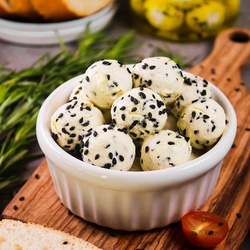 Labneh Mdabale with Nigella 200g