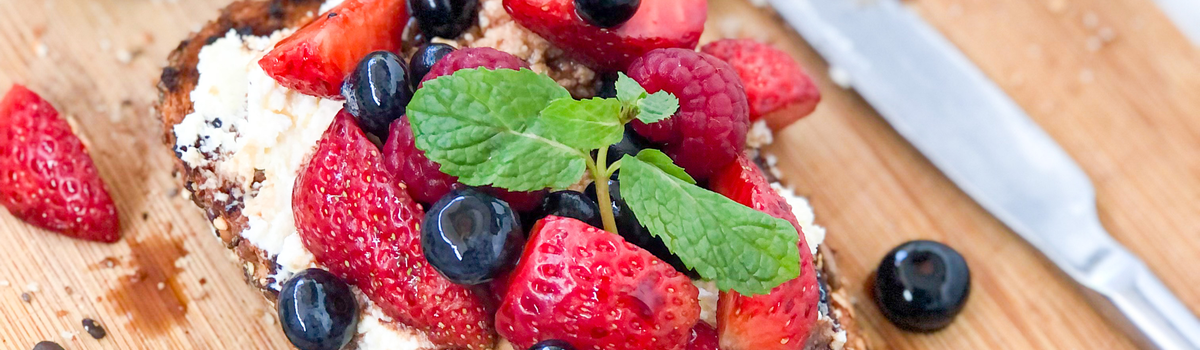 CREAMY SIBIOLA WITH MASCERATED MIXED BERRIES